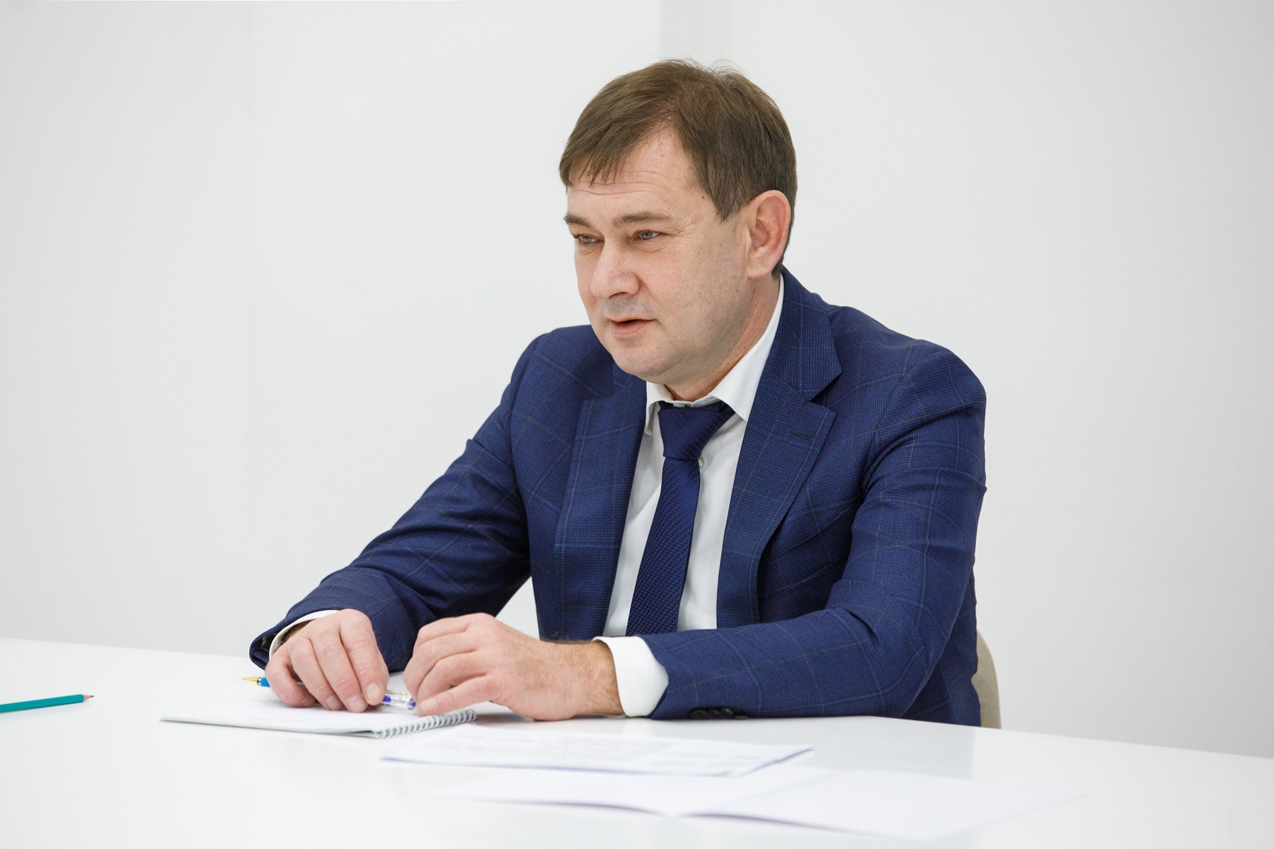 Владимир Нетёсов помог воронежцам с решением вопросов благоустройства, ЖКХ и образования