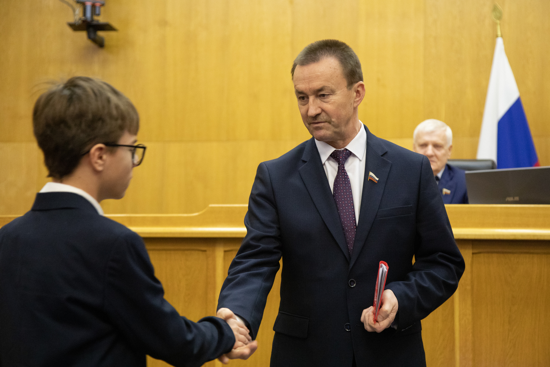 Юрий Матузов:«Уверен, вручение паспортов в облдуме станет для ребят отправной точкой в успешную взрослую жизнь»