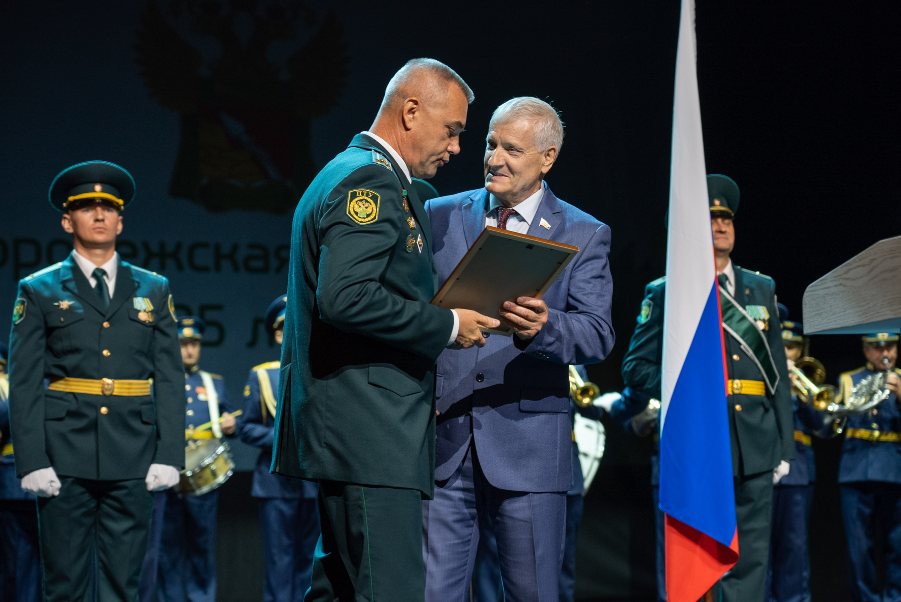 Коллектив Воронежской таможни отмечен Почетной грамотой регионального парламента 